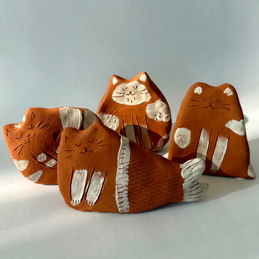 Terracotta Cat Sugar Saver and Essential Oil Diffuser – Handcrafted Standing Figurine