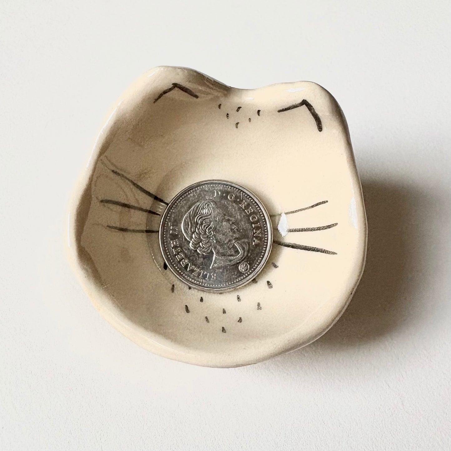 Tiny Cat Face Mini Dish – Handmade Ceramic