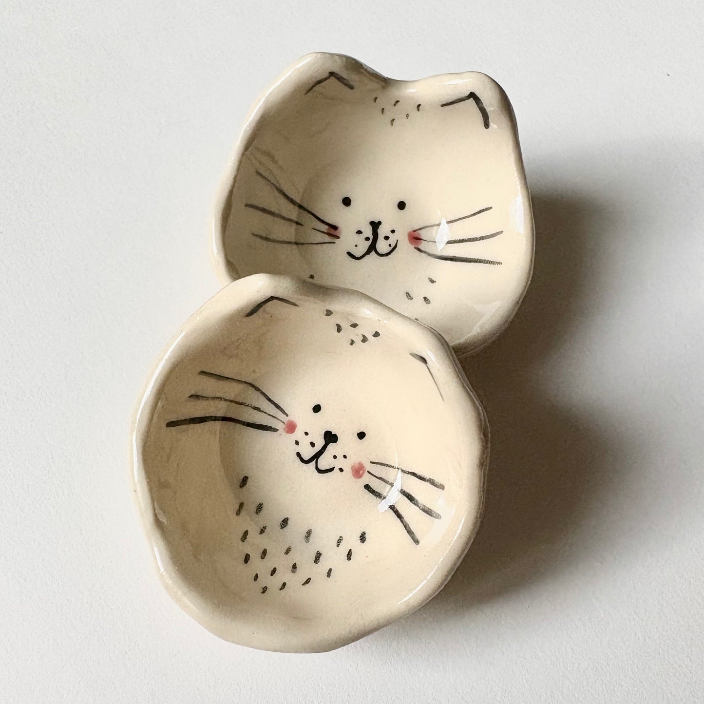 Tiny Cat Face Mini Dish – Handmade Ceramic