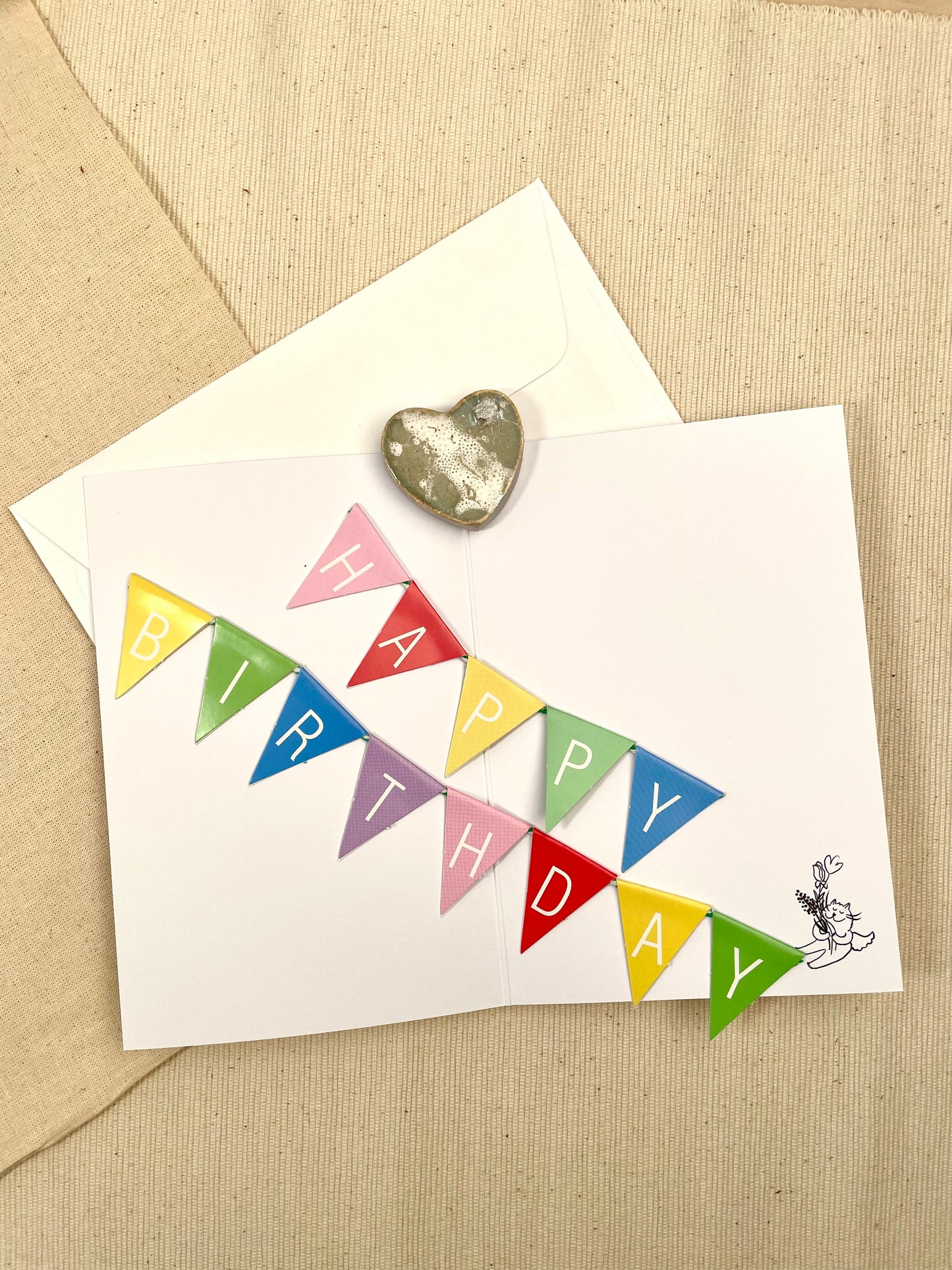 Chat au chapeau d'anniversaire avec ballon rouge : Carte de voeux