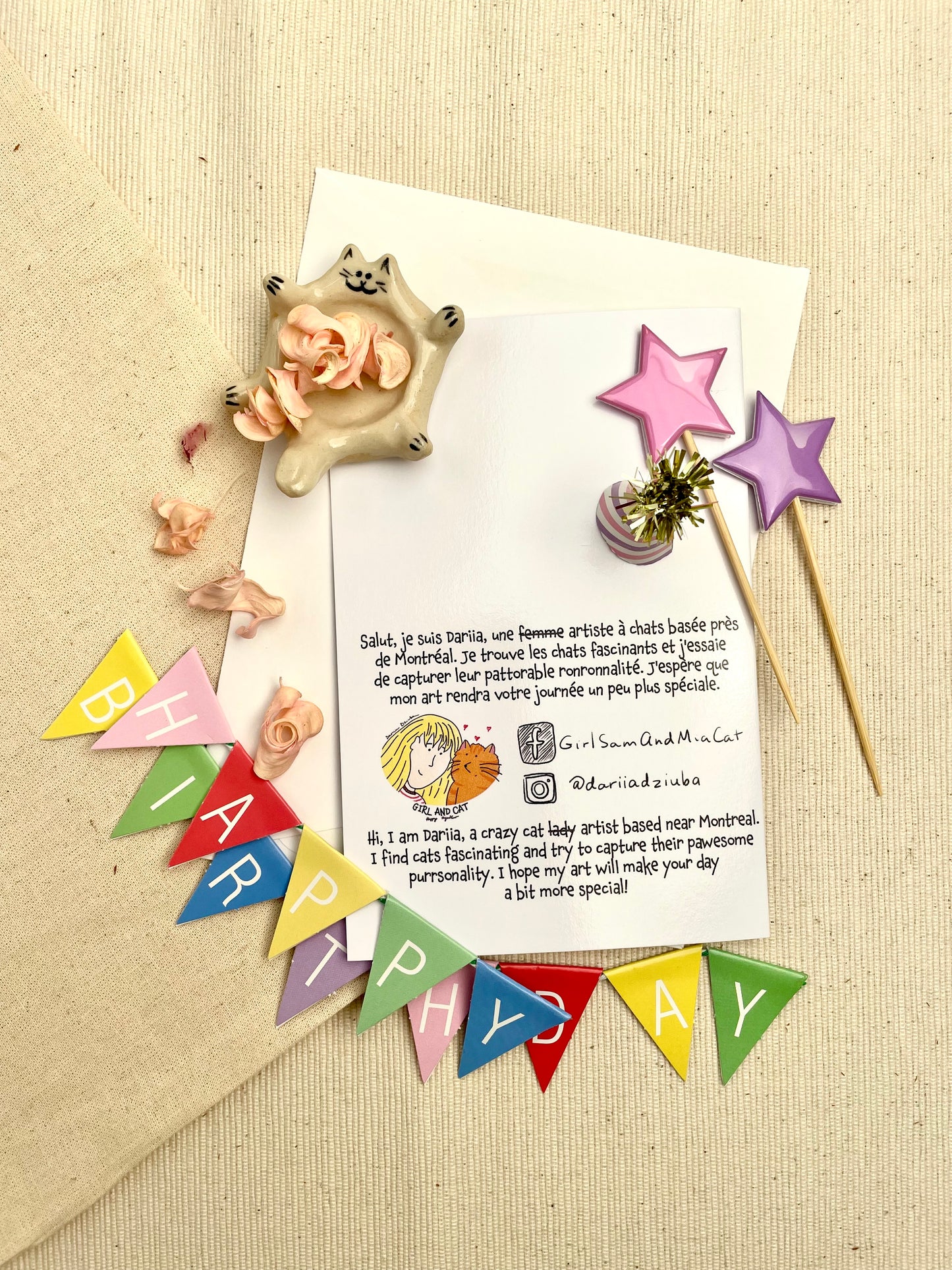 Chat au chapeau d'anniversaire avec ballon rouge : Carte de voeux