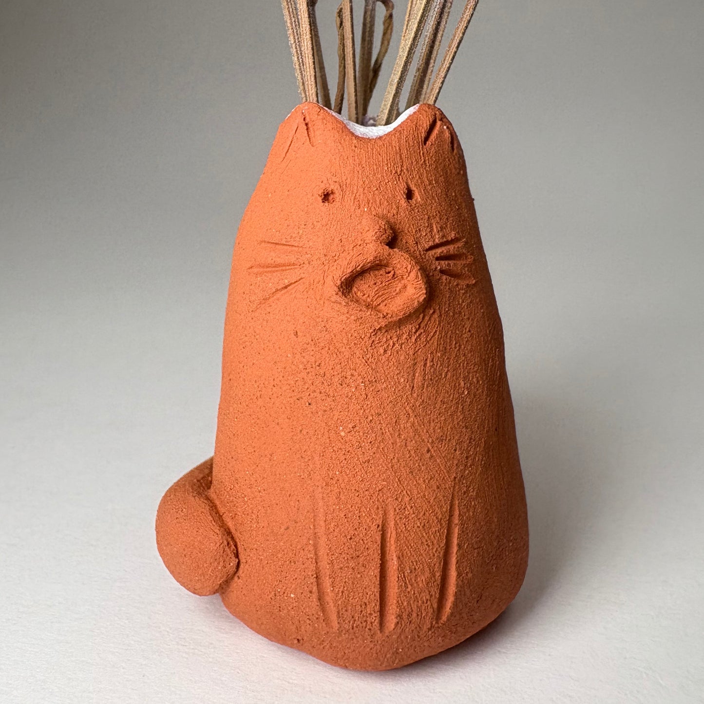 Singing Cat – Terracotta Bud Vase and Whisker Keeper