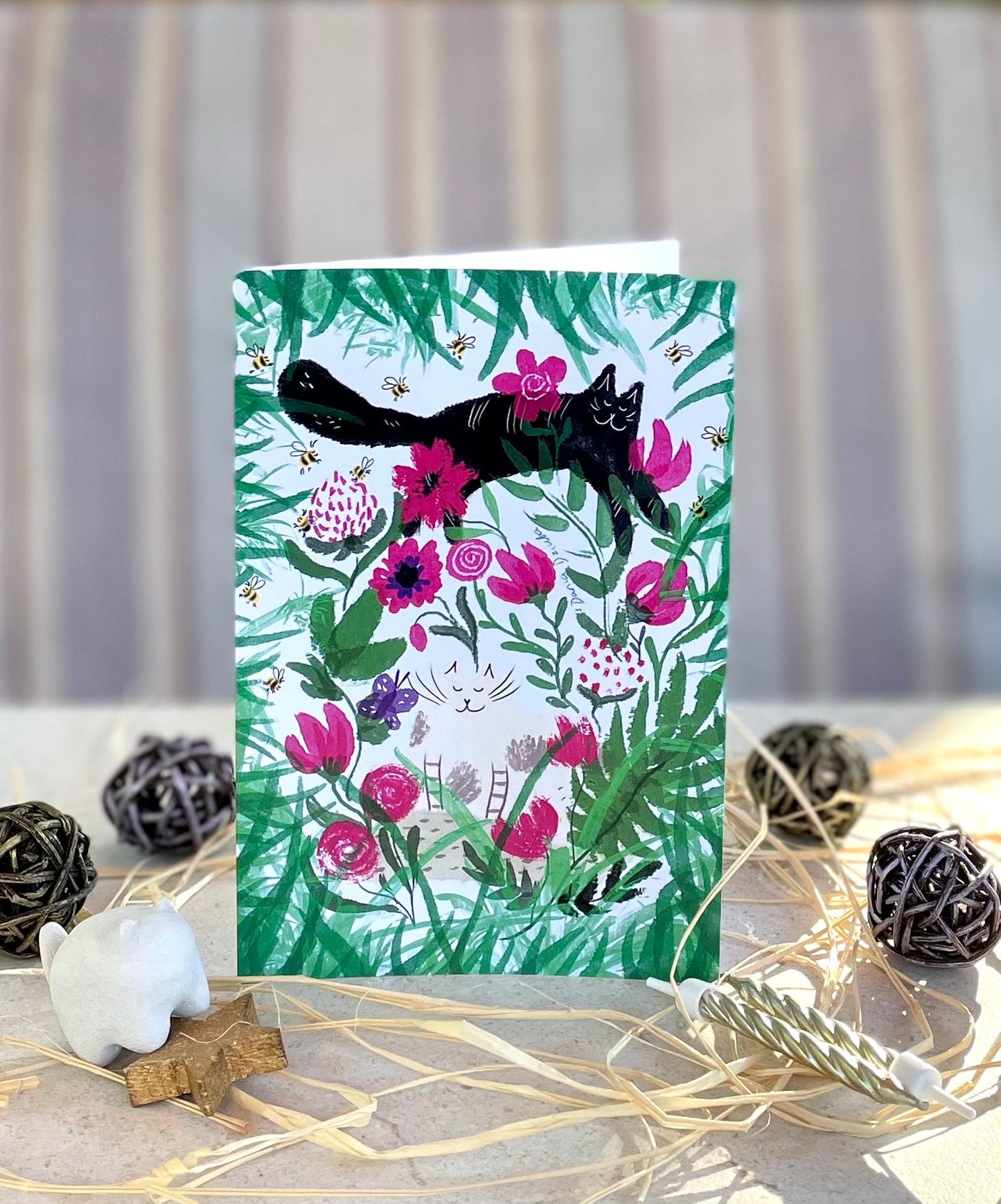 Carte de vœux verticale : Jardin de chats fantaisistes