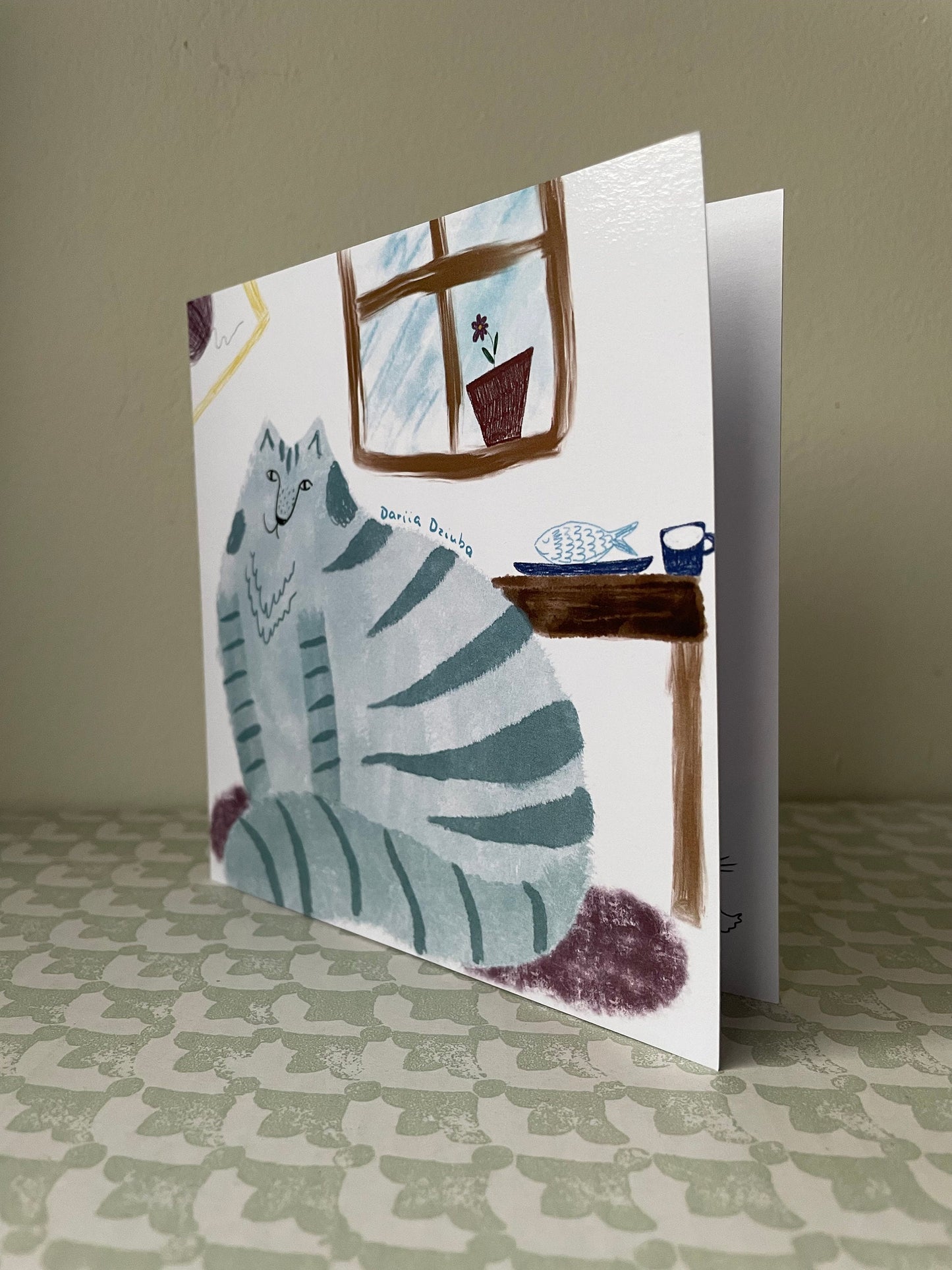 Carte carrée chat bleu dans la chambre: Carte de vœux pliante