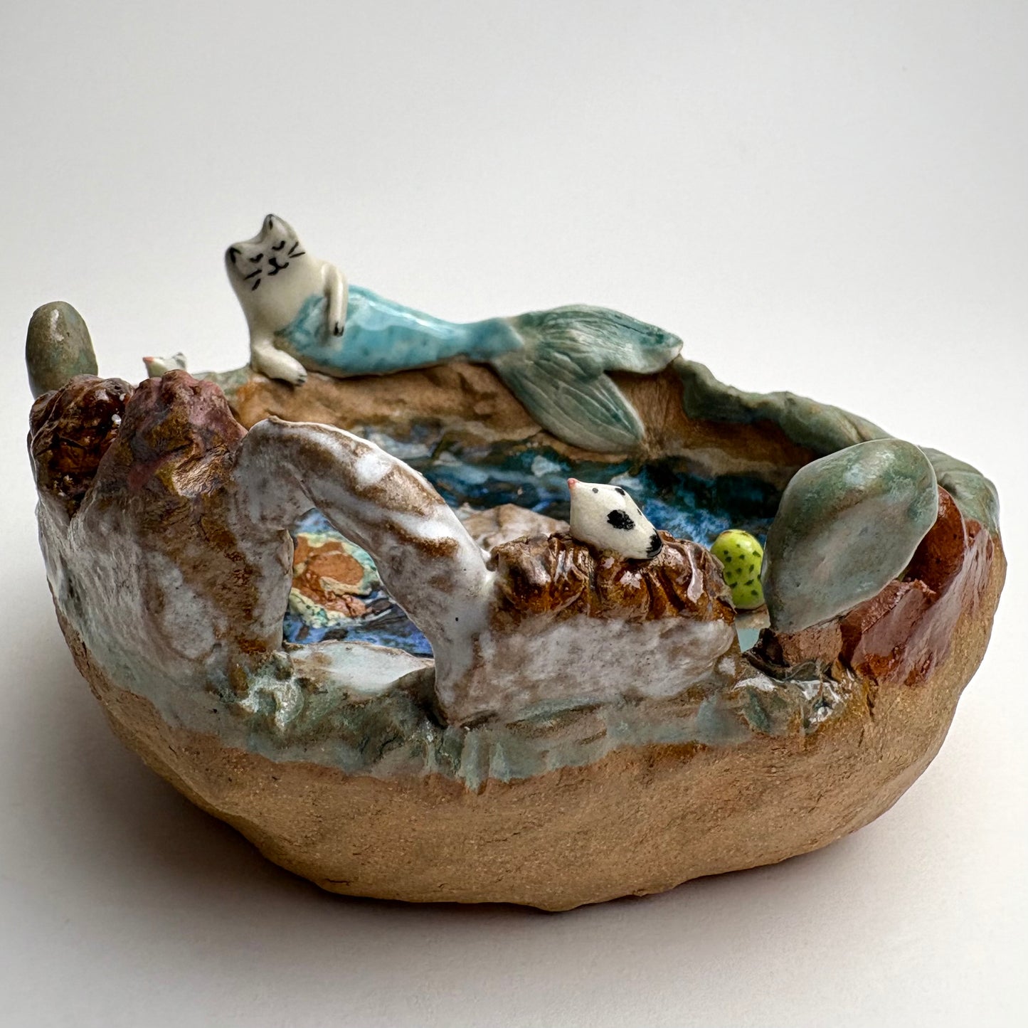 Bol en céramique fait main représentant un chat sirène féerique