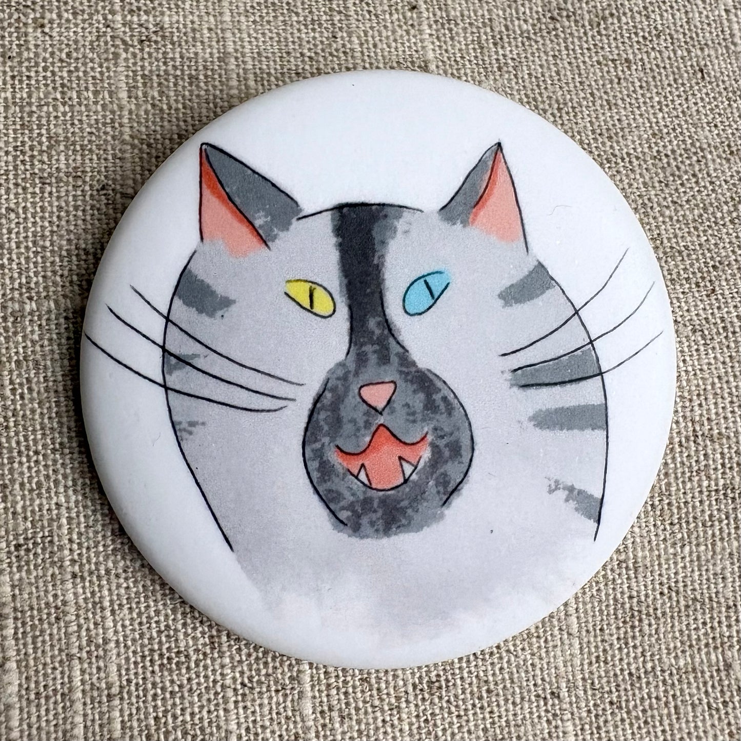 Blue-Yellow Eyed Cat Button Pin – Made in Canada