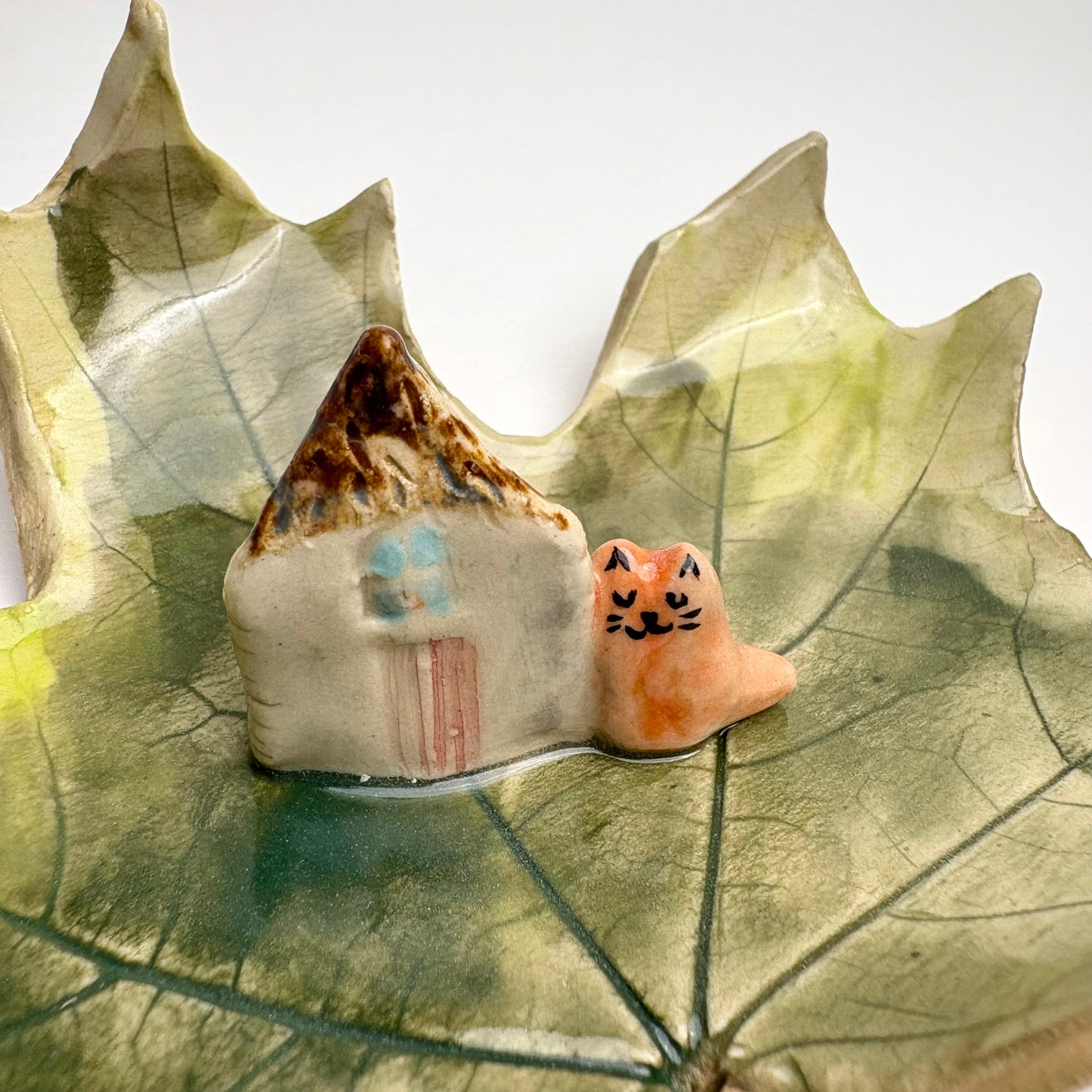Handmade Ceramic Maple Leaf Dish with Mini House & Cat — Nature-Inspired Trinket Plate