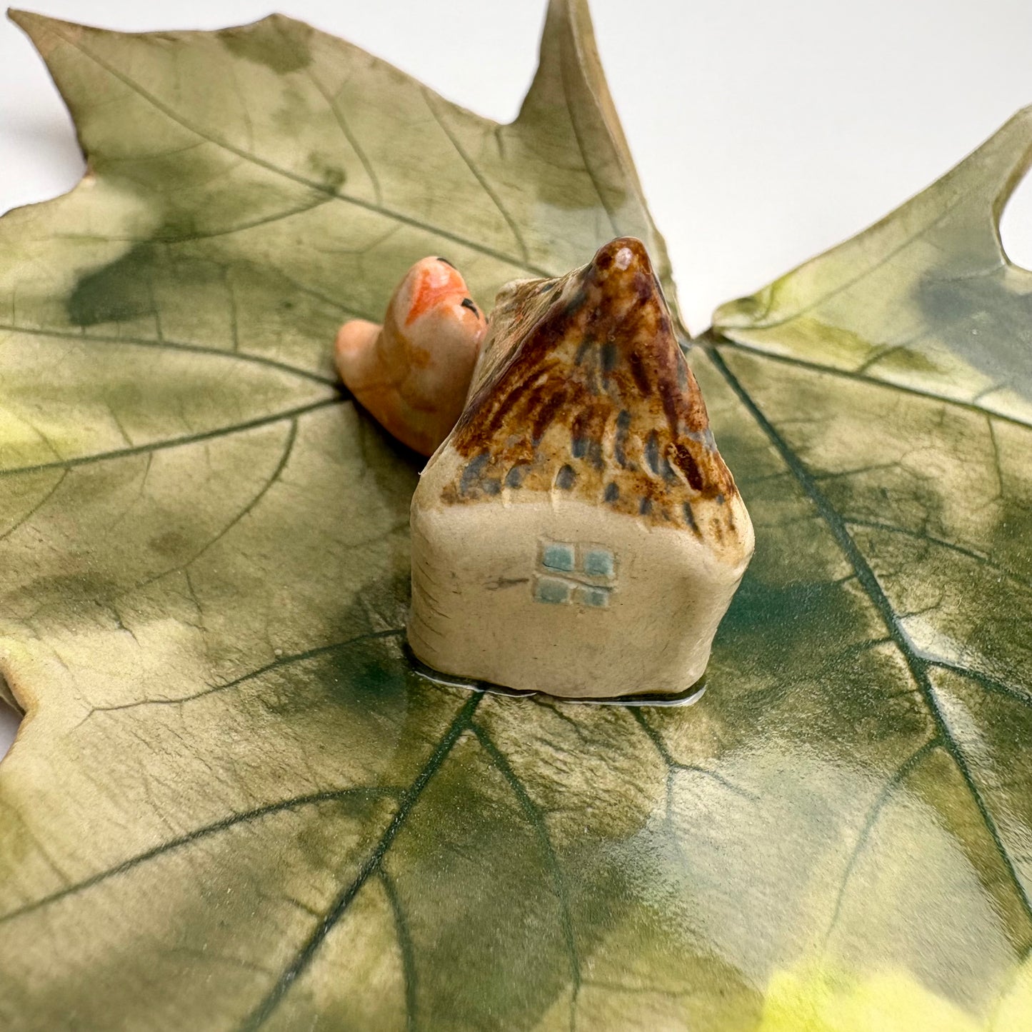 Handmade Ceramic Maple Leaf Dish with Mini House & Cat — Nature-Inspired Trinket Plate