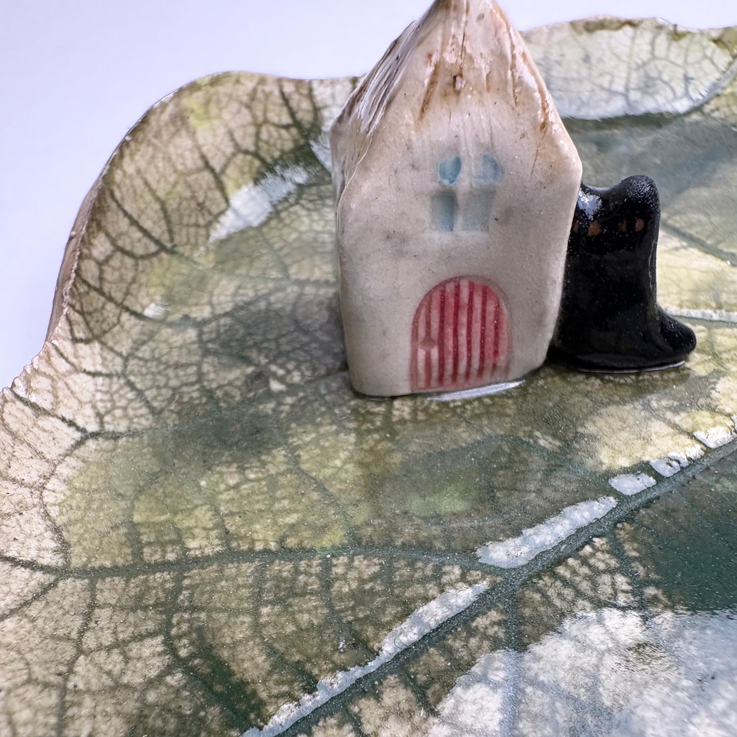 Handmade Ceramic Malva Leaf Dish with Mini House & Cat — Nature-Inspired Trinket Plate