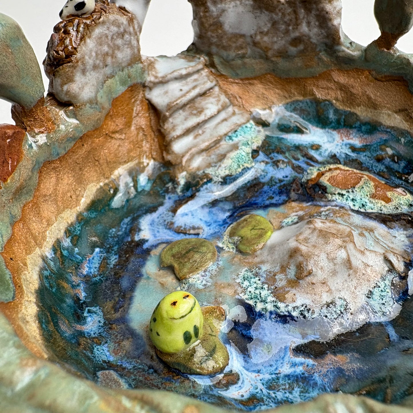 Bol en céramique fait main représentant un chat sirène féerique