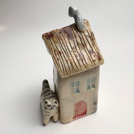 Mini Ceramic Cat Cottage · Handmade Collectible Tiny House Sculpture · Whimsical Home Decor