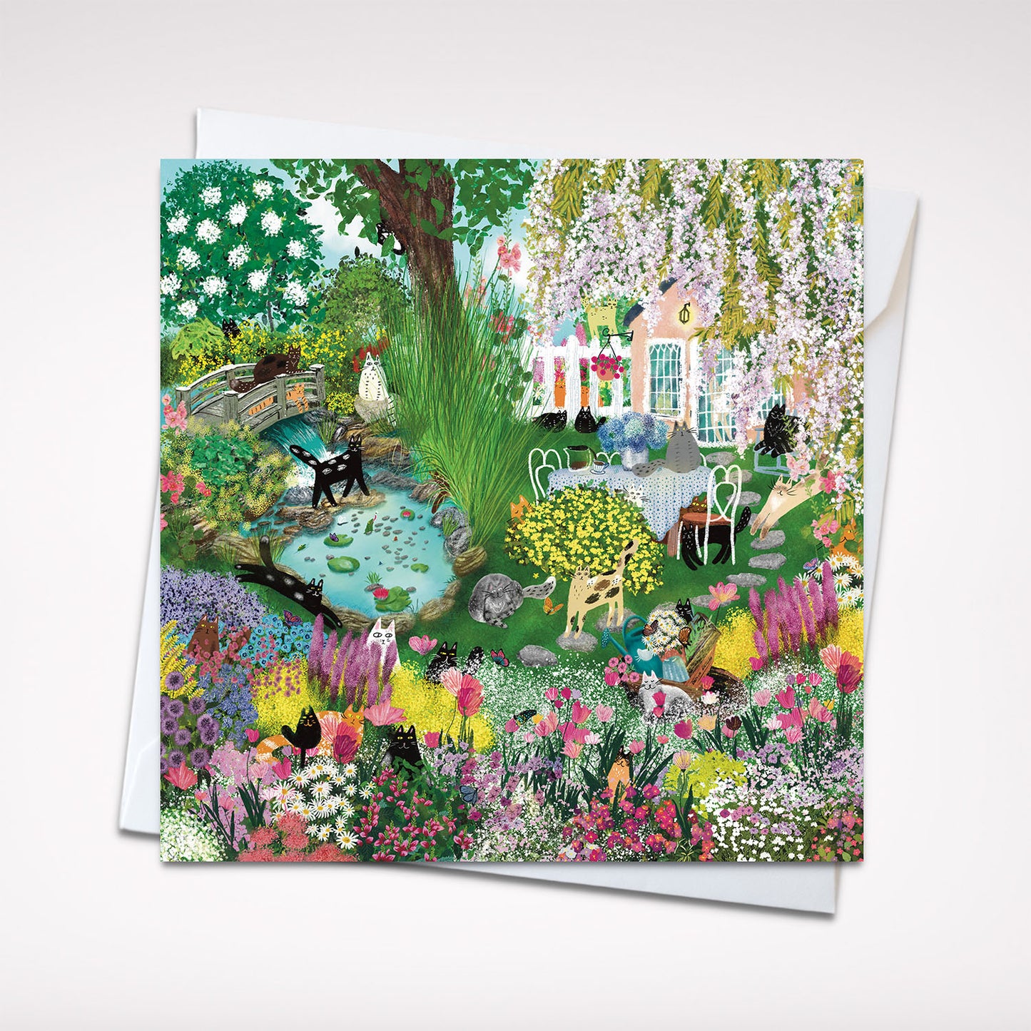 Carte de vœux Whiskerful Garden Delight 5x5 – Fleurie de chats, de fleurs et de charme purrfect