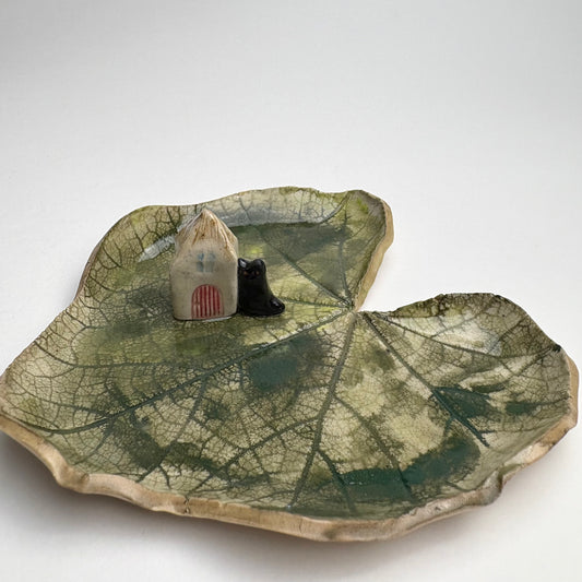 Handmade Ceramic Malva Leaf Dish with Mini House & Cat — Nature-Inspired Trinket Plate