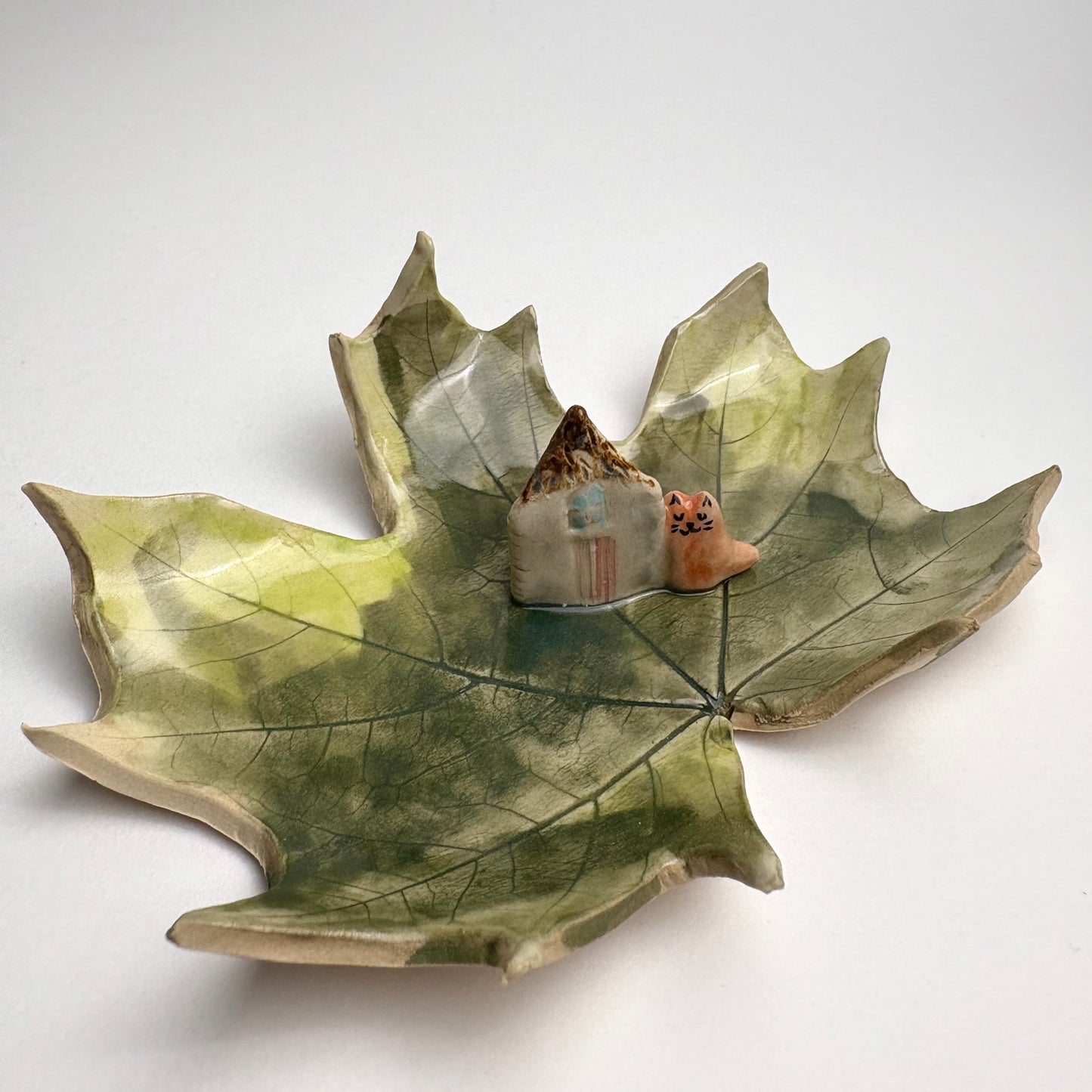 Handmade Ceramic Maple Leaf Dish with Mini House & Cat — Nature-Inspired Trinket Plate