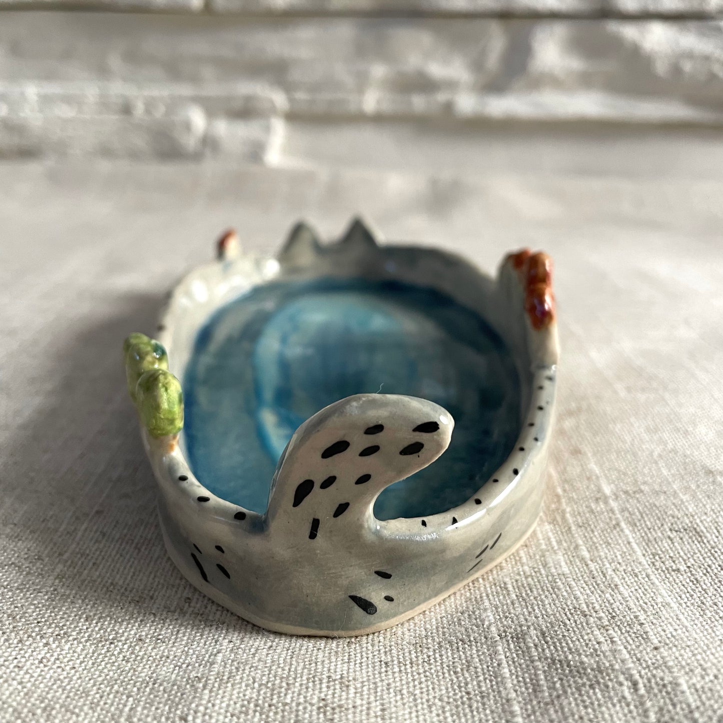 Handmade Ceramic Cat Dish – Unique Cat-Shaped Landscape Tray