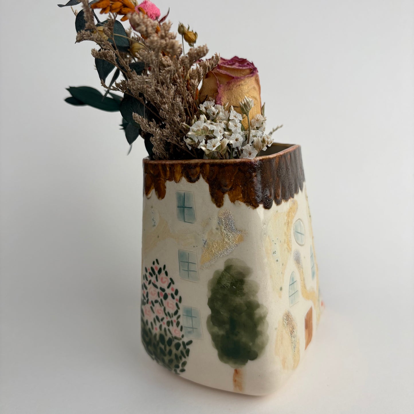 Medium Ceramic House-Shaped Vase with Cat