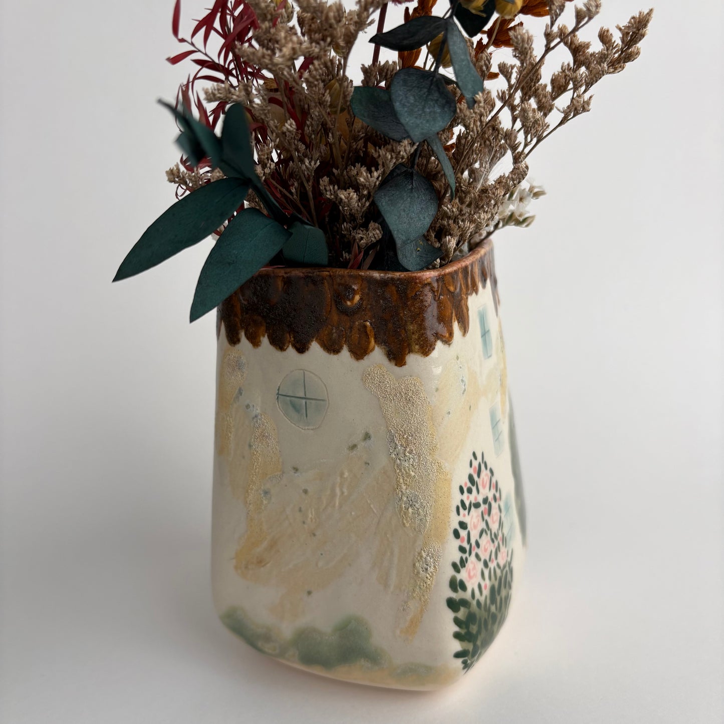 Medium Ceramic House-Shaped Vase with Cat