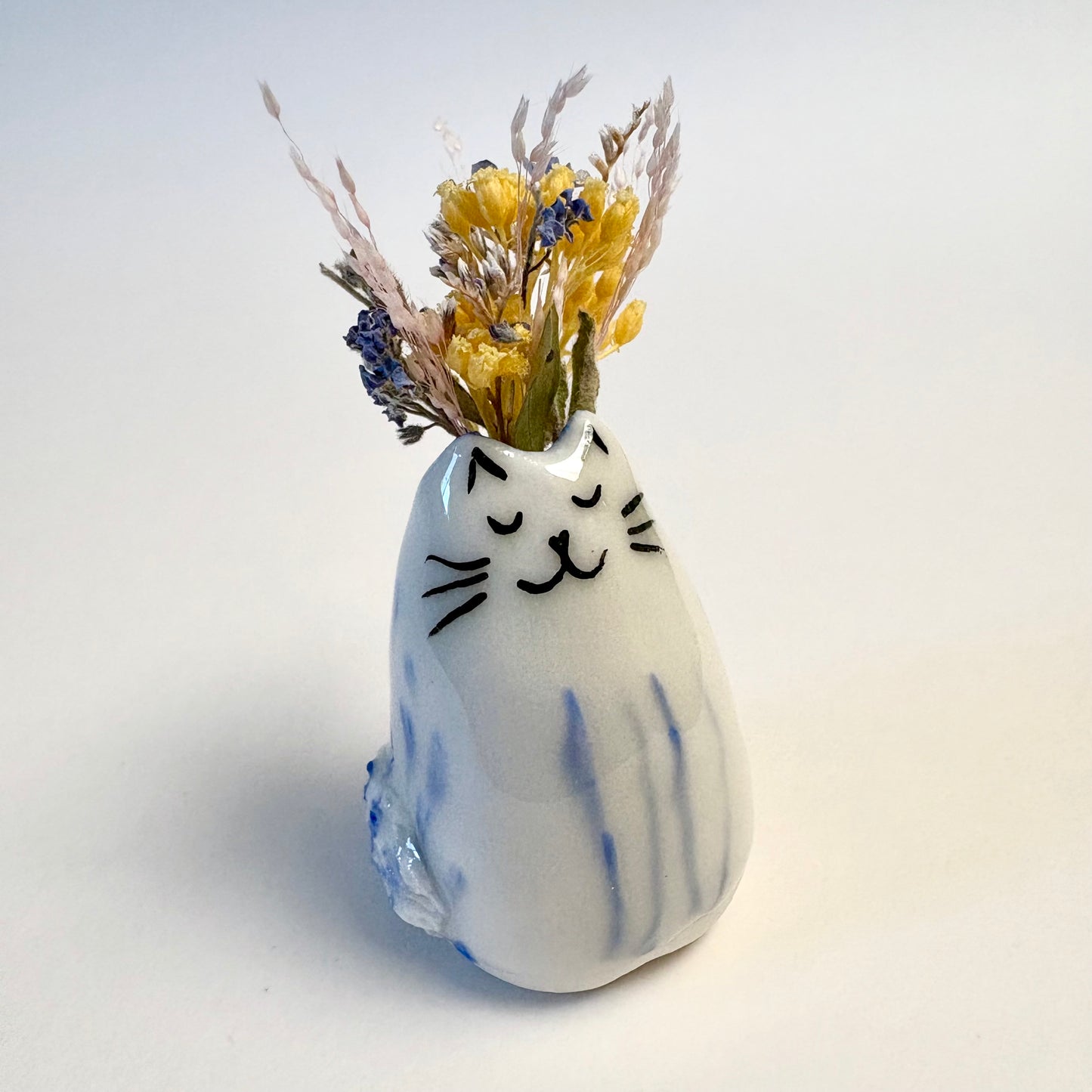 Tiny Blue Leopard Cat Vase – Handcrafted Porcelain Mini Bud Vase