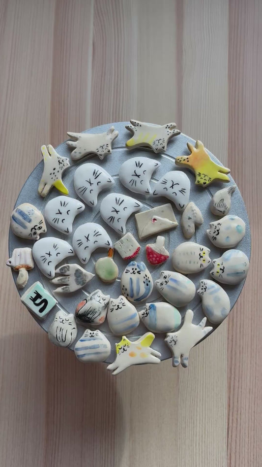 Tiny Cat-Shaped Ceramic Magnets: Bright and Assorted